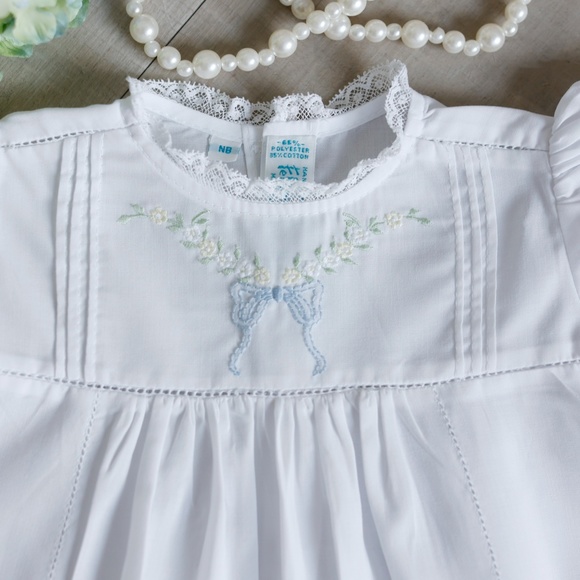 White Heirloom Dress Embroidery Floral Blue Bow Feltman Brothers Newborn NWOT - Picture 2 of 5